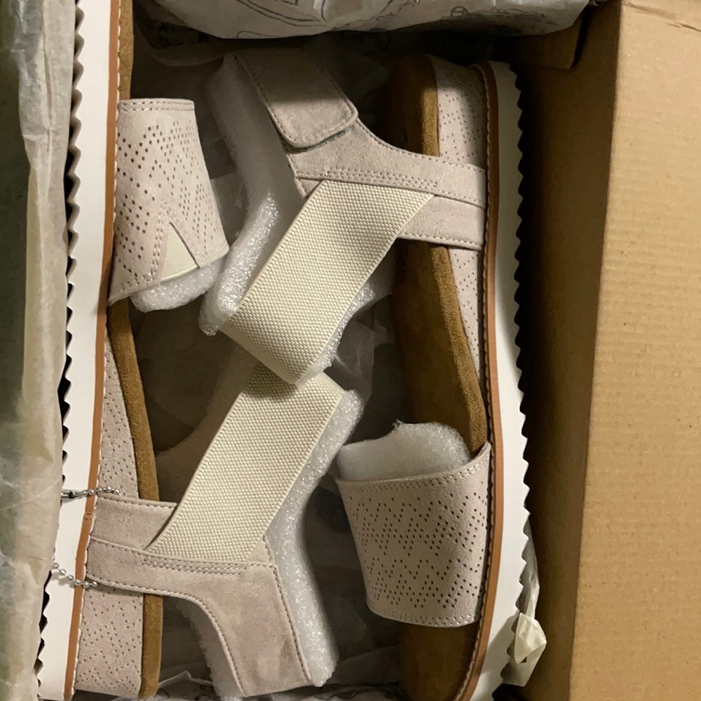 Bobs Sketchers Memory Foam Sandals New size 9